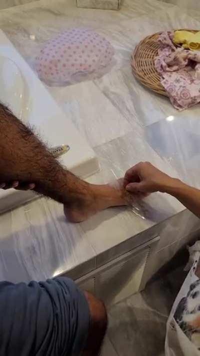 A Tug of the Old Foot Hair