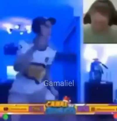 😂