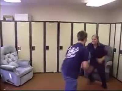 Girl taps out a guy