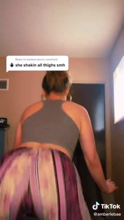 omg she knows how to move it 🥵🥵🍑🍑
