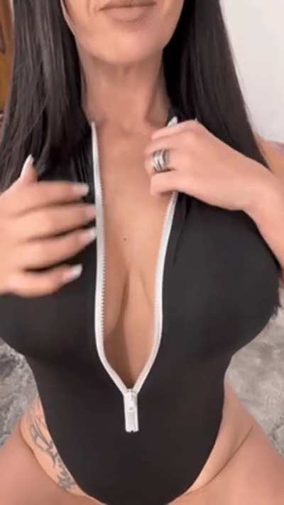 Quick flash to start your Friday off right (reveal)