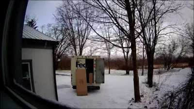FedEx delivery back at it, doing what they do best.