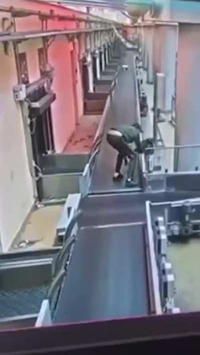 Тапки слетели