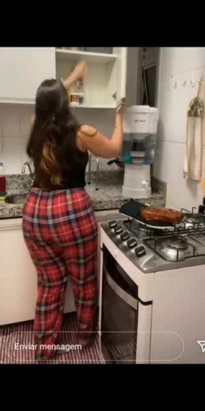 Adoro o rabão delicioso dessa safada 🤤😈