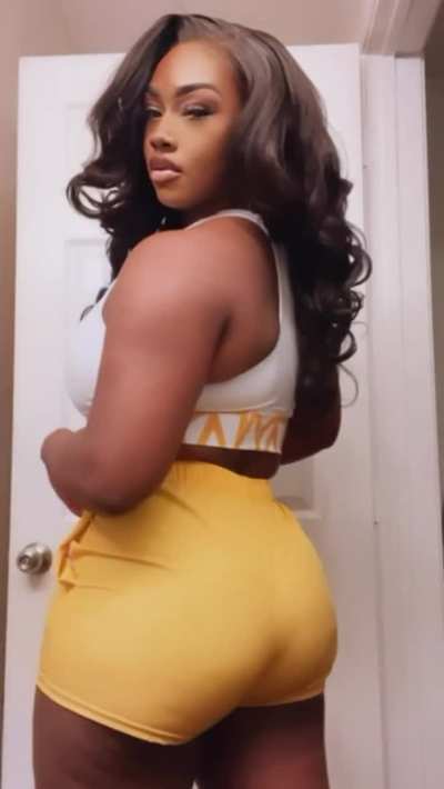Bombshell Brea