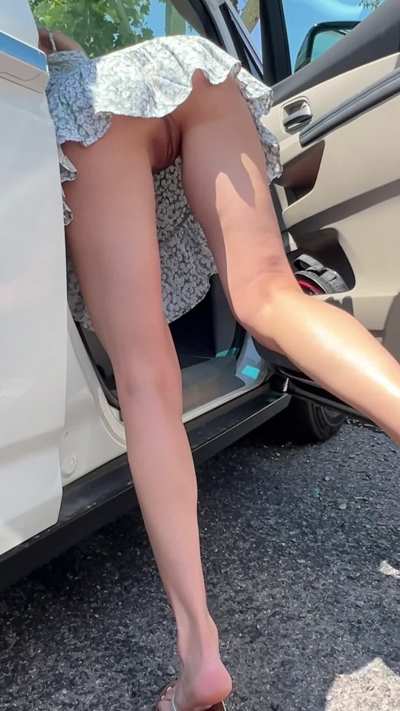 Never ruin a good sun dress with panties!