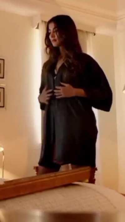 Alluring Hegde