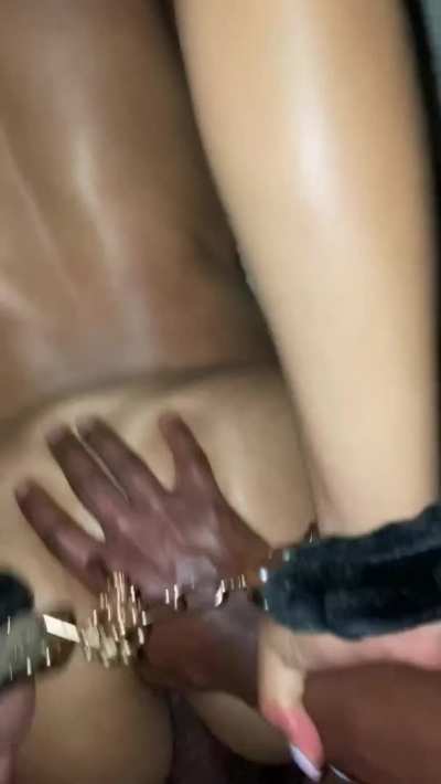 👀