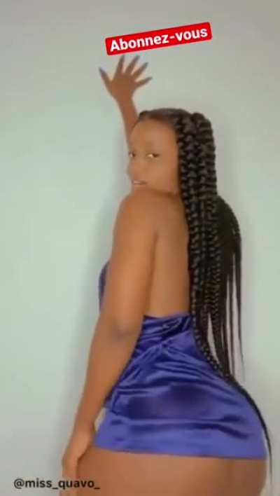 No panties twerk