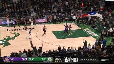 [Highlight] Bobby Portis takes advantage of a nightmare sequence for the Lakers
