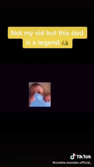Baby sings thunderstruck