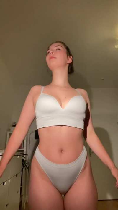 Hi to the same 4 guys who see me stripping half naked 🥰