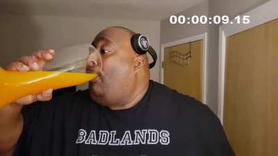 Hombre bebé zumo