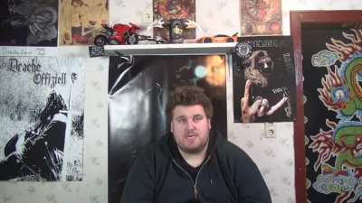 Er möchte an der Spitze von YouTube Deutschland stehen. Ambitioniertes Ziel auf jeden Fall.