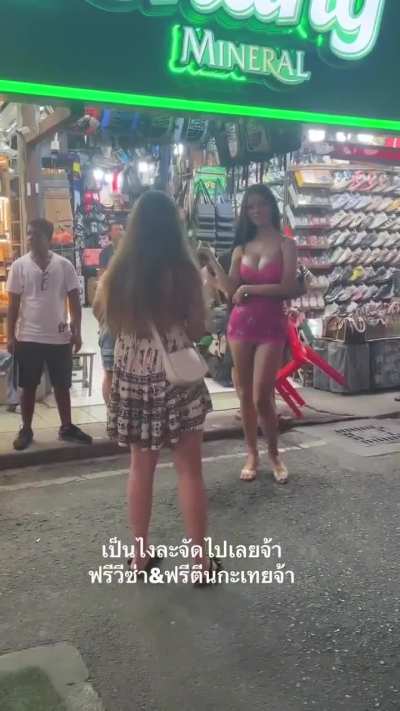 Woman harasses and assaults night worker before getting a taste of mob justice in Thailand