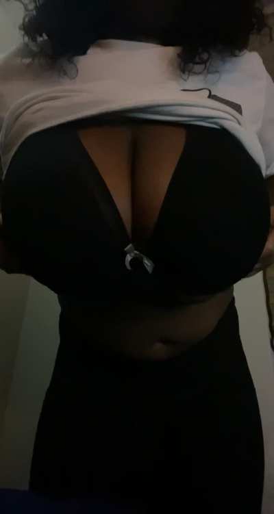 Bad lighting, great titties 💕 [OC]