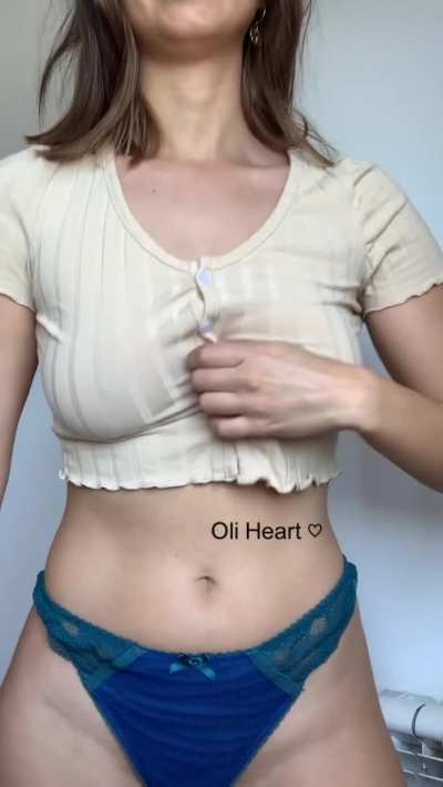 Knock knock, my titties are here!