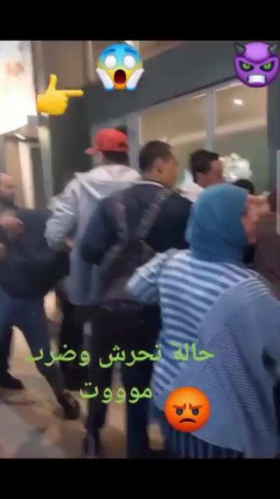 A woman beats a guy for harassing her daughter in Egypt