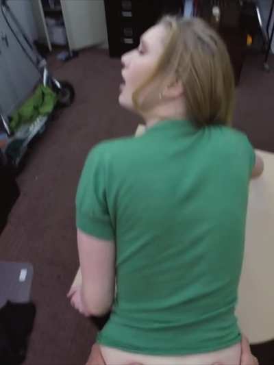 All smiles and a rockin' body