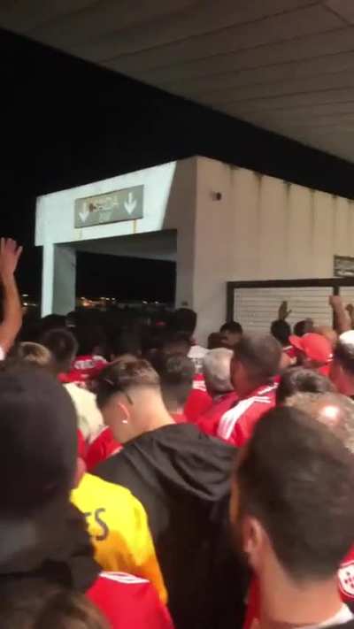 Como eu adoro este cântico...