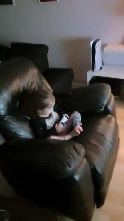My 2.5 YO daughter finished first stage of Sonic Forces. Proud dad moment. Sony, we need controller for smaller hands too!