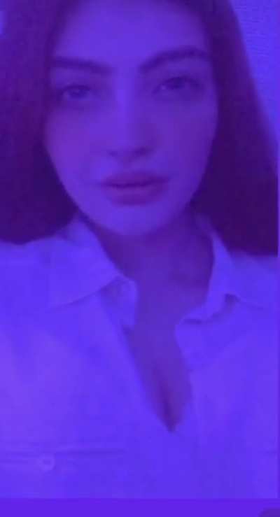 Busty paki Daman Rajput cleavage
