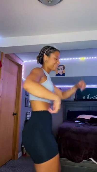 Lexie always looking good in shorts