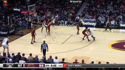 [Highlight] James Harden hooks Jarret Allen's arm and Jarret Allen gets the foul
