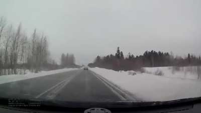Daewoo Nexia loses control on an icy road, No one died