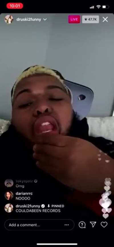 This the funniest shit I've seen in a minute 😭😭😭😭