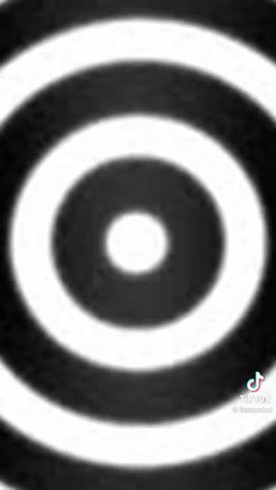 Erase some little details and boom, a circle thingy.
