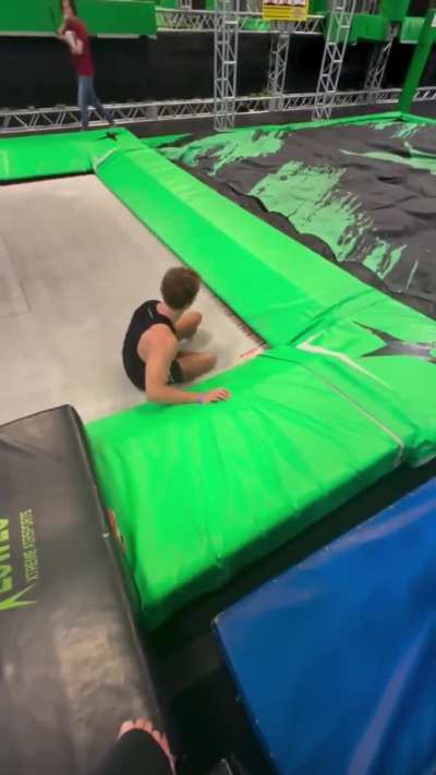 Trampoline KitKat