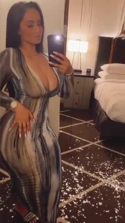 Good god almighty, that donk..