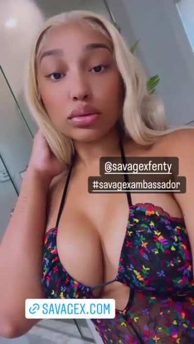 Cleavage 😍