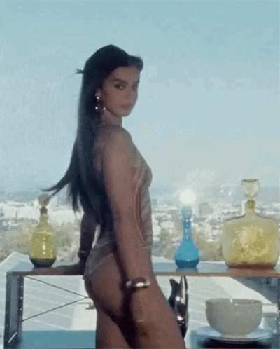 Hailee Steinfeld is such a hot tease