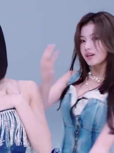 201027 - Stunning Sana