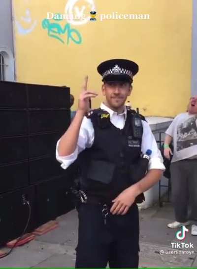 British police brings the moves to the carnival!