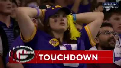 The Georgia player was really looking around like 