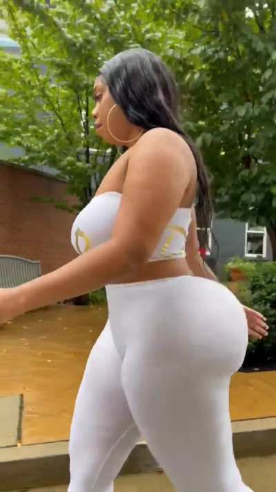 🍑👀