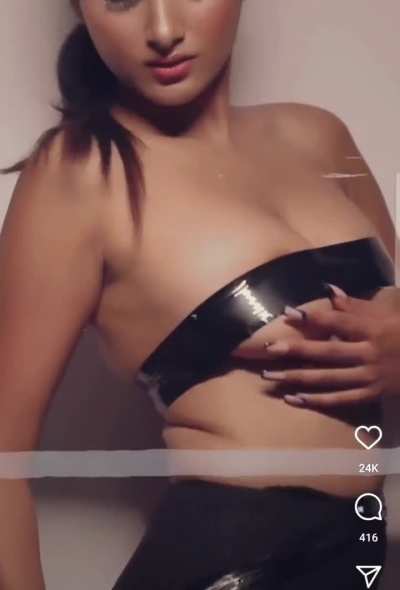Kya maal hai yeh brown beauty ❤️💋