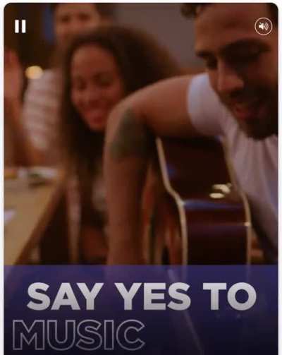 Saludos desde EEUU… nuestro gobierno federal hizo esta publicidad con 2 personas tomando mate ⁉️🤨