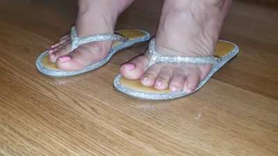 Fine you pathetic footboy! 🙄🙄🙄 cum under my soles and I'll walk around in it Hurry up! 😒😒😒