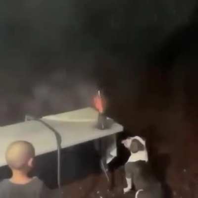 He tried to follow the “rocket” hahaha