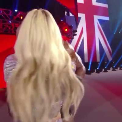 Lana kissing Bobby Lashley