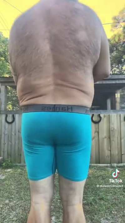 He has that 🍑