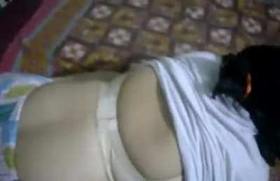 Bhabhi unbothered with dewar stripping her
