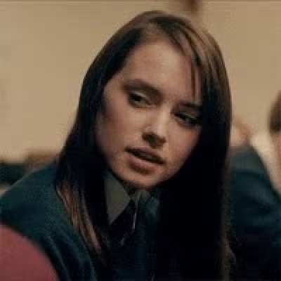 Daisy with straight hair