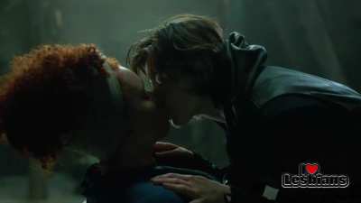 Erin Kellyman & Ruby Cruz (Willow - s01e01)
