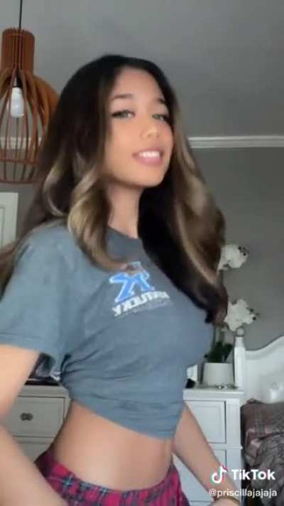 Insane waist