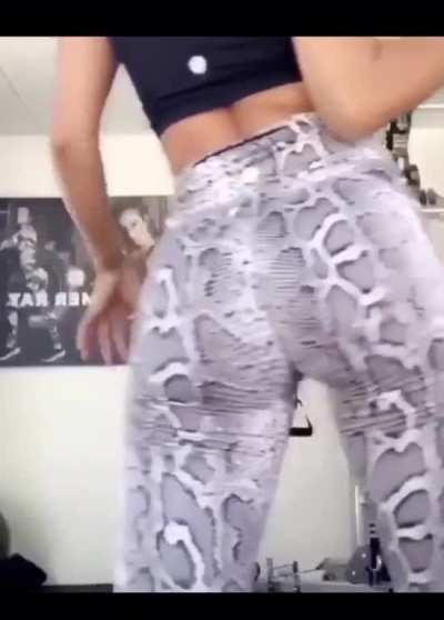 Watch it move🍑